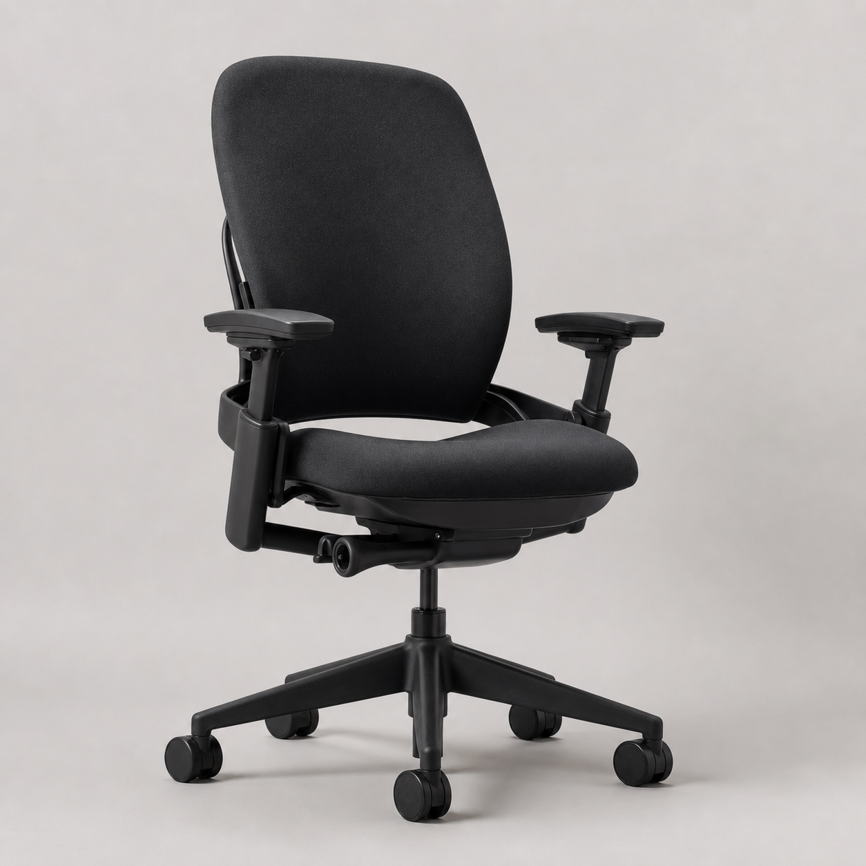 Steelcase Leap Ergonomic Office Chair — Black / Black Frame